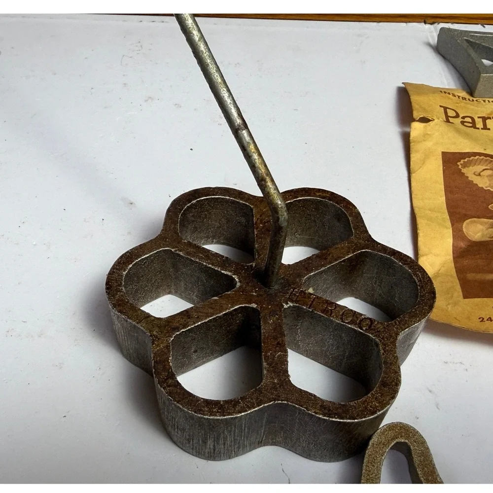 Vintage Hirco Party-Patty Rosette Iron Set-Cast Metal Molds - 15 pieces w/manual